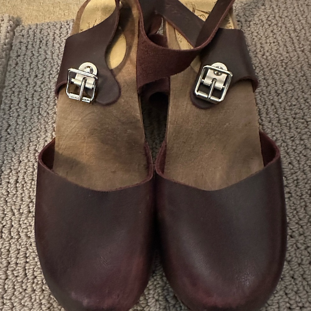 Brown Leather Mules with Closed Toe Design